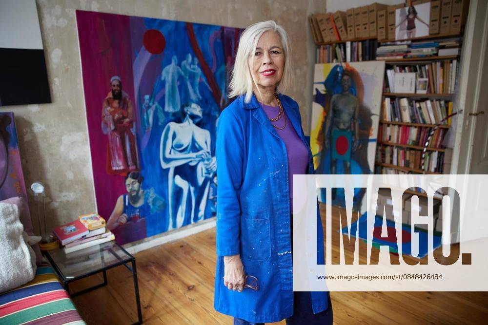 Bettina Semmer The artist Bettina Semmer in her apartment studio in Schöneberger Straße in Berlin Kreuzberg Germany Berlin Berlin Copyright JoergxCarstensen