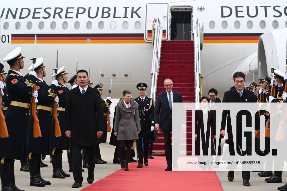 KW09 (260225) -- BEIJING, Feb. 25, 2026 -- German Chancellor Friedrich Merz arrives in Beijing, capital of China, Feb. 25, 2026. Merz arrived here on Wednesday for an official visit to China through Thursday. ) CHINA-BEIJING-GERMAN CHANCELLOR-VISIT-ARRIVAL (CN)? DaixTianfang