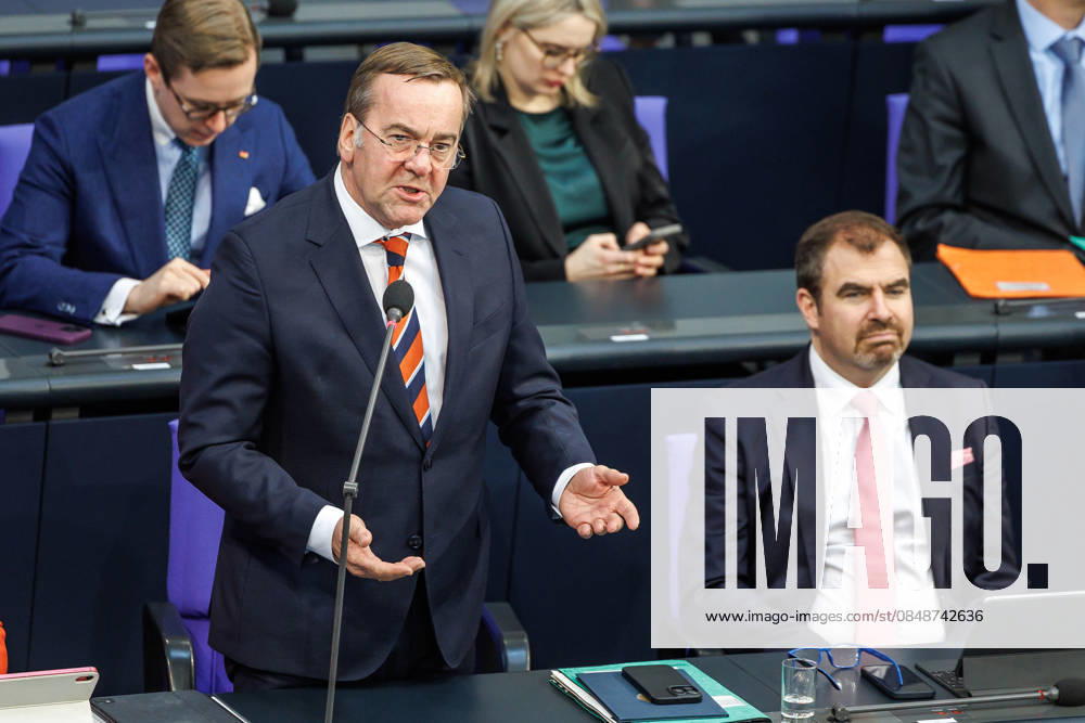 Bundestag Boris Pistorius SPD , Federal Minister of Defense, during the questioning of the Federal Government in the German Bundestag on 25 02 26 in Berlin Berlin Berlin Germany Bundestag