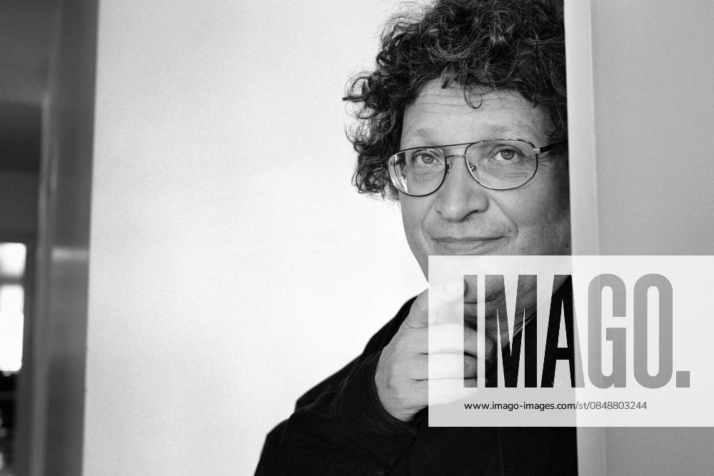 Portrait of Rene JACOBS conductor, opera singer at his place in Marais district 22 09 2005 Philippe Matsas Opale photo