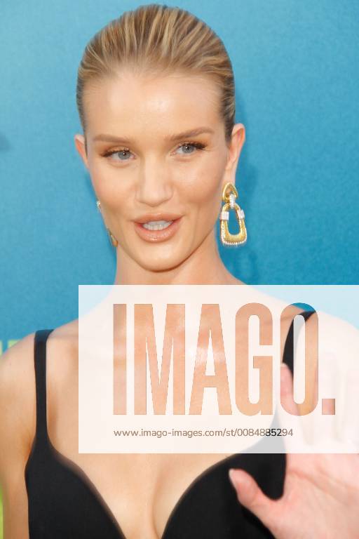 Rosie Huntington-Whiteley at the Premiere of Warner Bros The Meg held at the TCL Chinese Theatre in Hollywood, CA