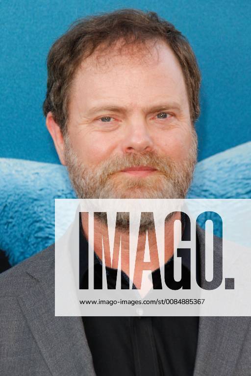 Rainn Wilson at the Premiere of Warner Bros The Meg held at the TCL Chinese Theatre in Hollywood, CA