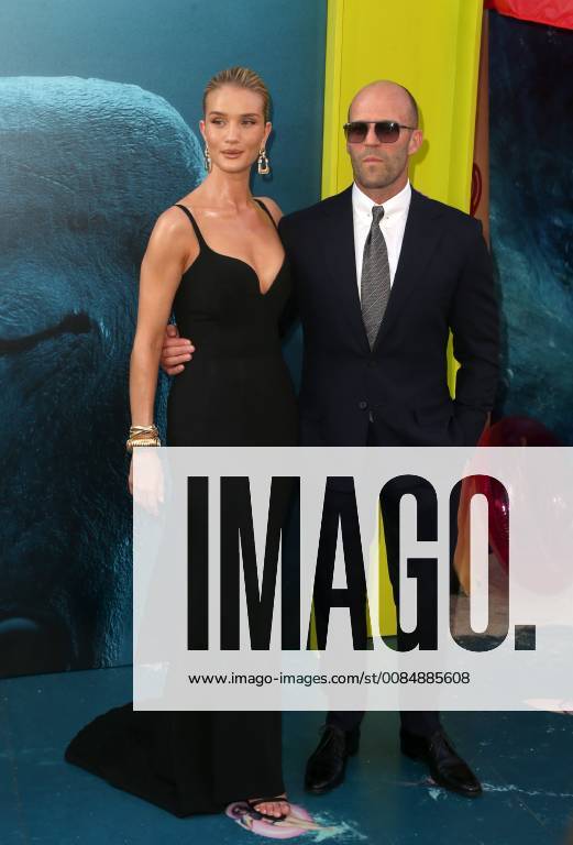 Hollywood, California - Rosie Huntington-Whiteley, Jason Statham. Warner Bros. Pictures And Gravity Pictures Premiere Of The Meg held at TCL Chinese Theatre IMAX. Photo Credit: Faye Sadou AdMedia 229139 2018-08-06 CA Hollywood Etats-Unis