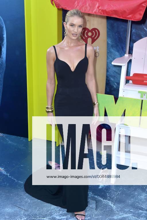 Rosie Huntington Whiteley at the premiere of the movie The Meg at the TCL Chinese Theater Los Angeles 06 08 2018 Foto:xD.xStarbuckx xFuturexImage