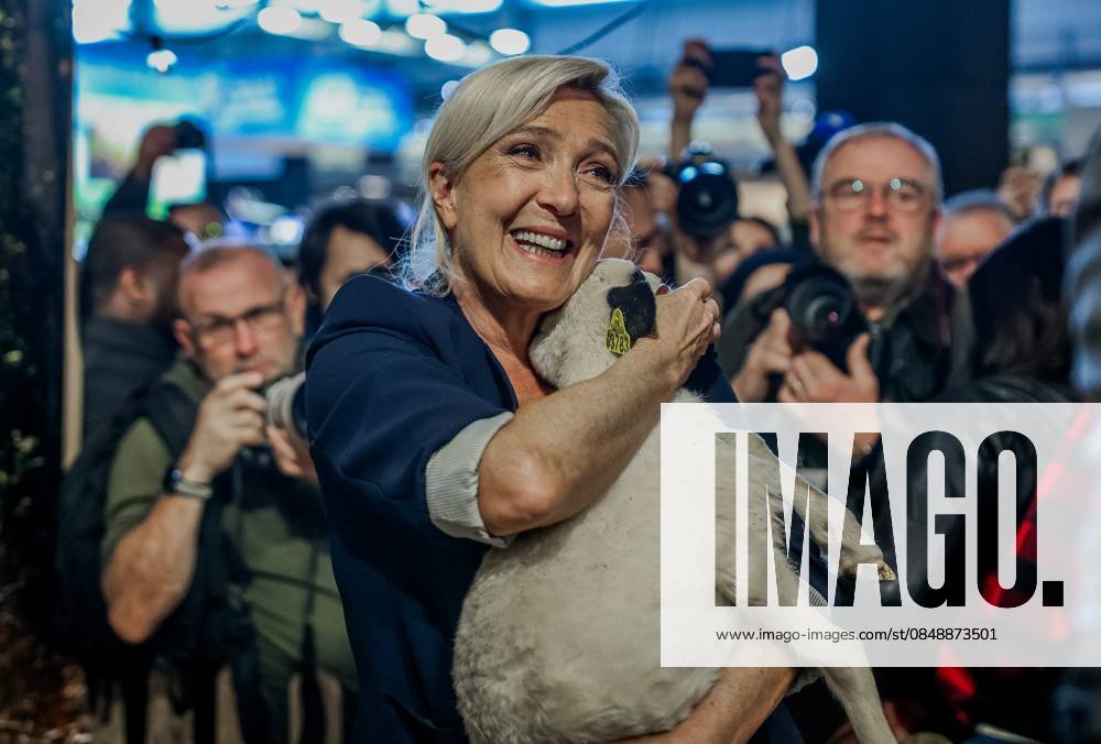 KW09 SIA SALON DE LAGRICULTURE 2026 MARINE LE PEN PHOTOPQR SUD OUEST GUILLAUME BONNAUD Bordeaux 26 02 2026 LE 26 FEVRIER 2026 A PARIS SIA SALON DE LAGRICULTURE 2026 PH Guillaume Bonnaud JORDANBARDELLA ET MARINE LE PEN EN VISITE AU SALON For the first time in months, ultra right leader Jordan Bardella and Marine Le Pen appeared together They arrived side by side at the Agricultural Show on Thursday, February 26 Bordeaux GIRONDE France