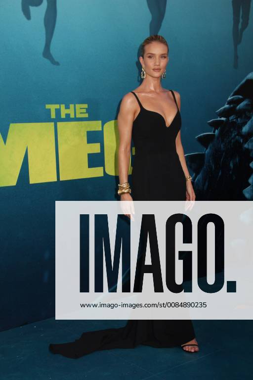 Rosie Huntington-Whiteley 08 06 2018 The U.S. Premiere of The MEG held at the TCL Chinese Theater in Los Angeles, CA