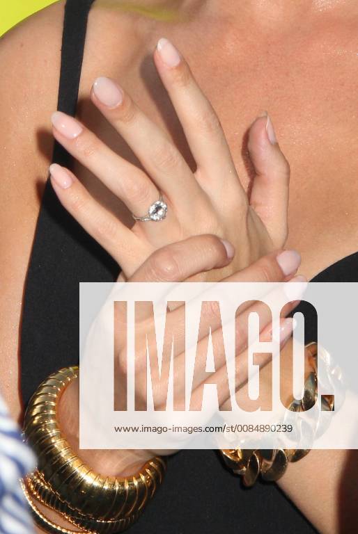 Rosie Huntington-Whiteley 08 06 2018 The U.S. Premiere of The MEG held at the TCL Chinese Theater in Los Angeles, CA