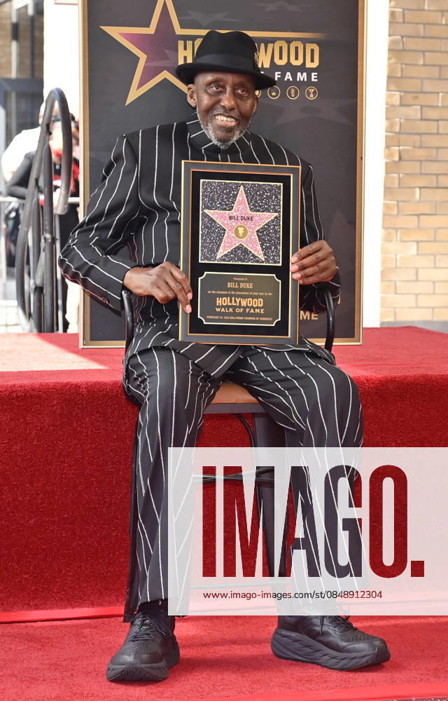 Entertainment Themen der Woche Actor and director Bill Duke holds a replica plaque during an unveiling ceremony honoring him with the 2,837th star on the Hollywood Walk of Fame in Los Angeles on Thursday, February 26, 2026. LAP20260226121 JIMxRUYMEN