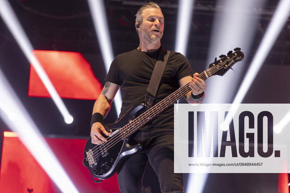 Alter Bridge perform at AO Arena Brian Marshall of Alter Bridge performs at AO Arena, Manchester, England, 26th February 2026. Editorial use only, Credit:Mike Gray Avalon