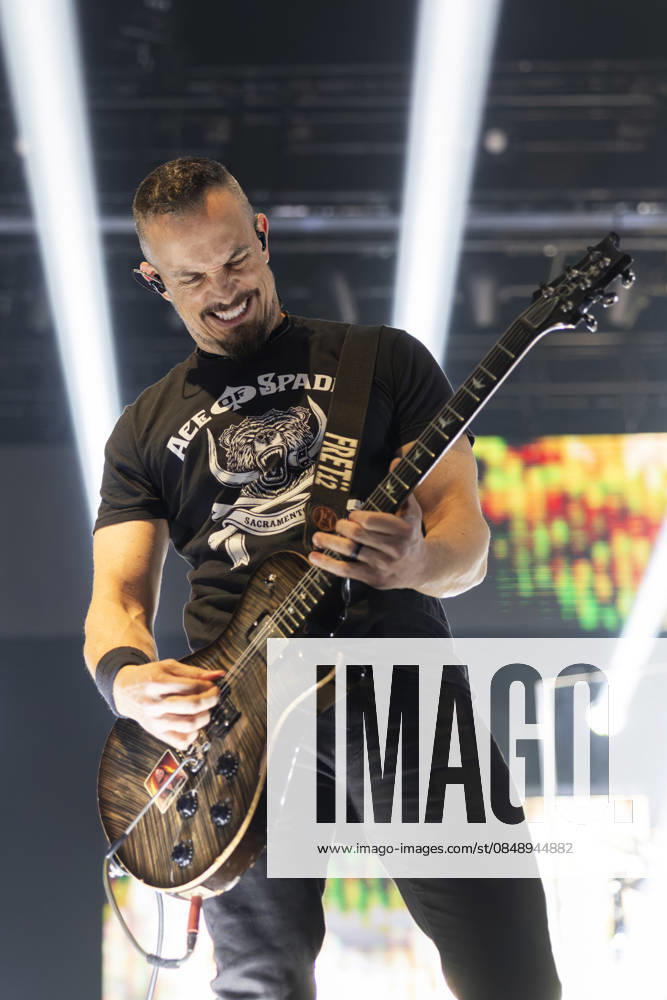 Alter Bridge perform at AO Arena Mark Tremonti of Alter Bridge performs at AO Arena, Manchester, England, 26th February 2026. Editorial use only, Credit:Mike Gray Avalon