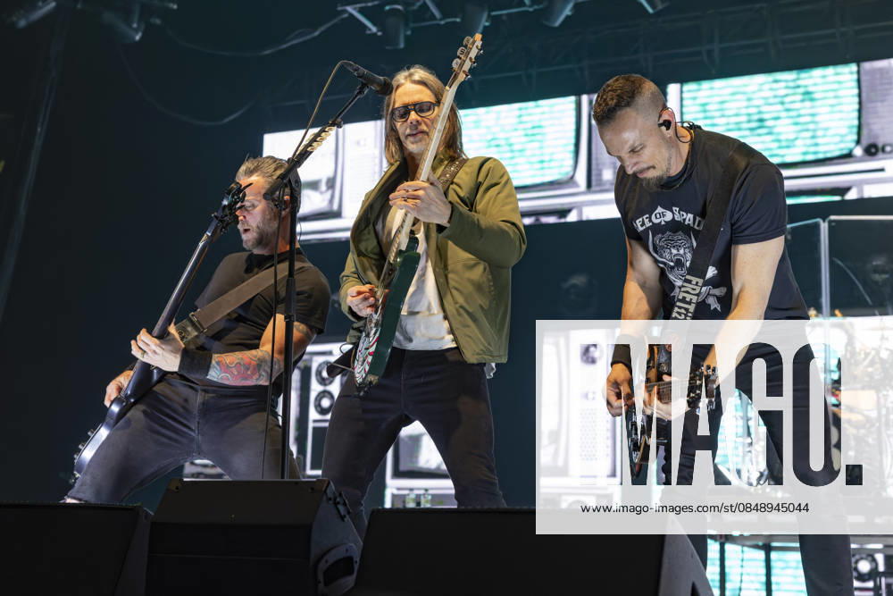 Alter Bridge perform at AO Arena Brian Marshall, Myles Kennedy and Mark Tremonti of Alter Bridge performs at AO Arena, Manchester, England, 26th February 2026. Editorial use only, Credit:Mike Gray Avalon