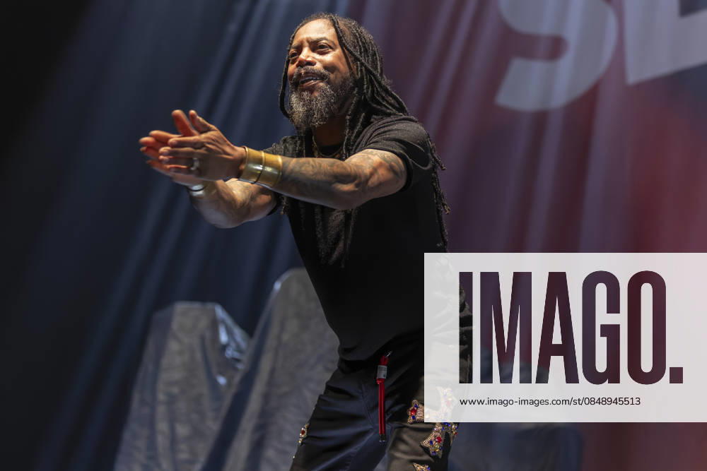 Sevendust perform at AO Arena Lajon Witherspoon of rock band Sevendust performs at AO Arena, Manchester, England, 26th February 2026, Credit:Mike Gray Avalon
