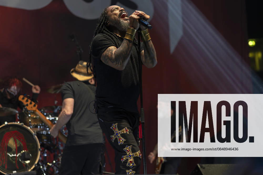 Sevendust perform at AO Arena Lajon Witherspoon of rock band Sevendust performs at AO Arena, Manchester, England, 26th February 2026, Credit:Mike Gray Avalon
