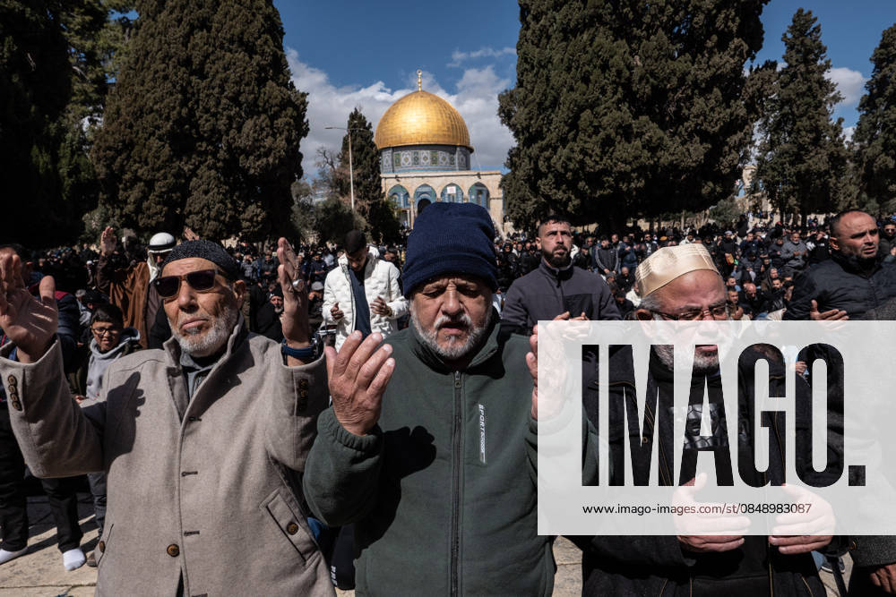 KW09 Second Friday prayer of Ramadan at Aqsa Mosque in Jerusalem JERUSALEM - FEBRUARY 27: Palestinian Muslims gather to perform the second Friday prayer of the holy month of Ramadan at Al-Aqsa Mosque in Jerusalem, on February 27, 2026. Mostafa Alkharouf Anadolu Jerusalem Israel. Editorial use only. Please get in touch for any other usage.
