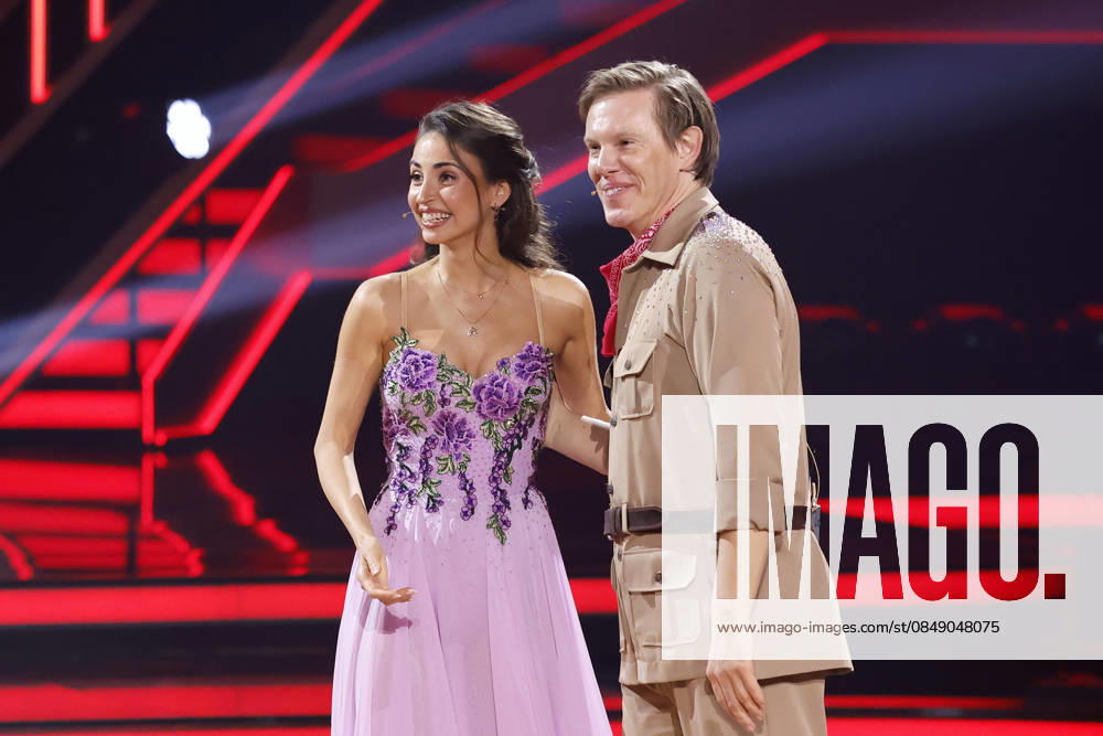 Dancer Ekaterina Leonova and actor Simon Gosejohann at the introductory show of the 19th season of the RTL dance show Lets Dance at the Coloneum Cologne, 27 02 2026 NRW Germany