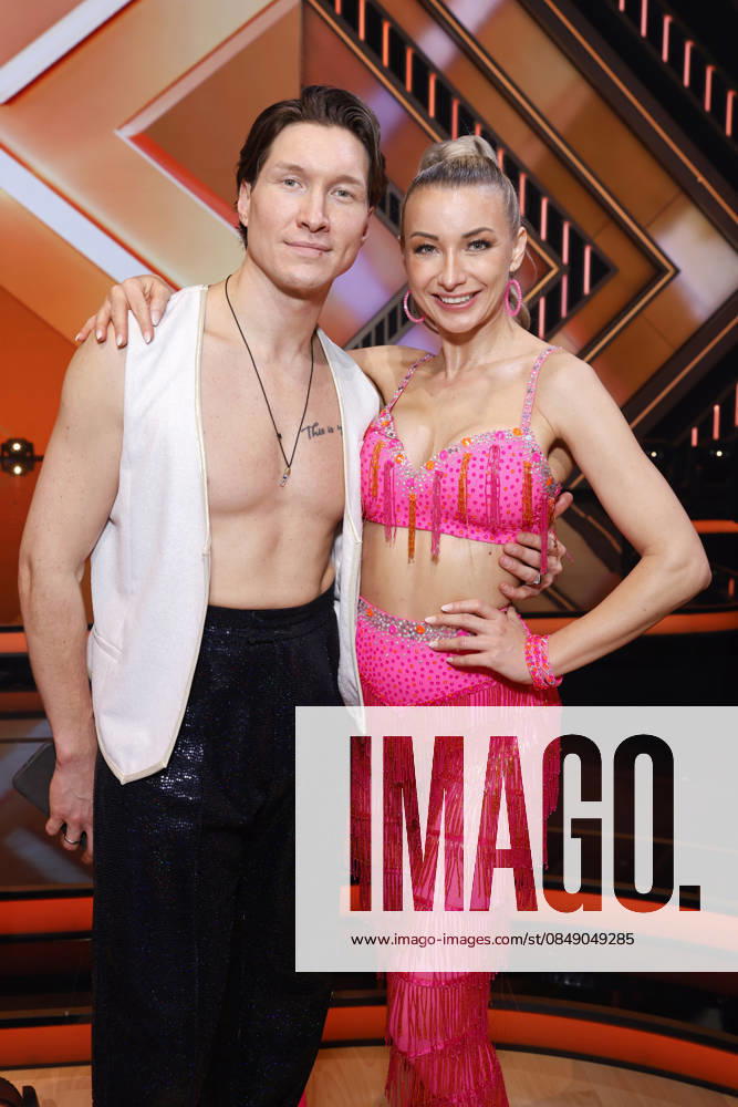 Singer Anna Carina Woitschack and dancer Evgeny Vinokurov at the introductory show of the 19th season of the RTL dance show Lets Dance at the Coloneum Cologne, 27 02 2026 NRW Germany