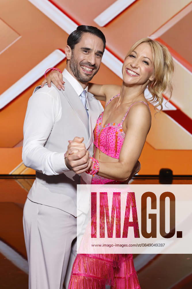 Actor Jan Kittmann GZSZ and professional dancer Kathrin Menzinger at the introductory show of the 19th season of the RTL dance show Lets Dance at the Coloneum Cologne, 27 02 2026 NRW Germany