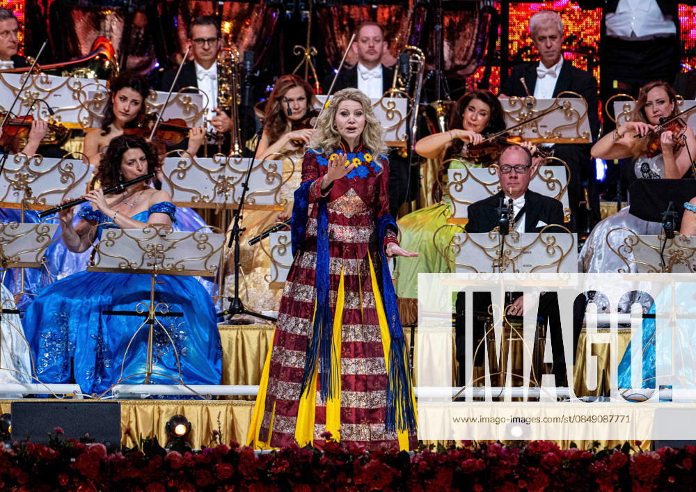 Entertainment, Andre Rieu Tour 2026 v l Andre Rieu and a Ukrainian singer on his tour of the Uber Arena Berlin Berlin Daniel Lakomski