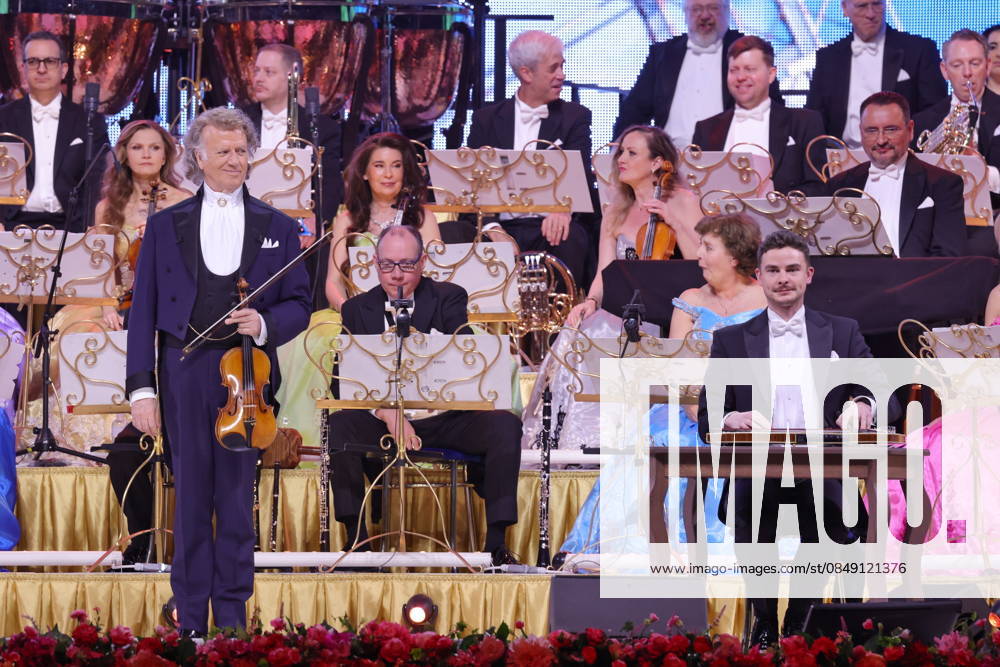 AndrŽ Rieu, violinist, in concert with orchestra live in the Uber Arena, Berlin, Waltz, Berlin