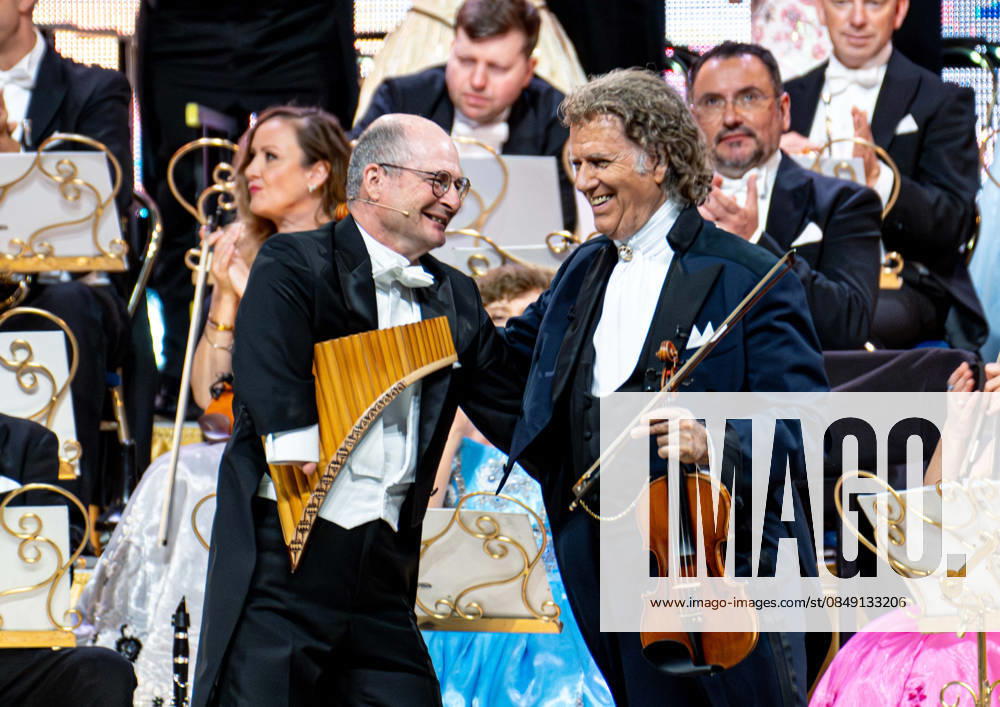 Entertainment, Andre Rieu Tour 2026 v l Michel Tirabosco Panflute and Andre Rieu on his tour in the Uber Arena Berlin Berlin Daniel Lakomski