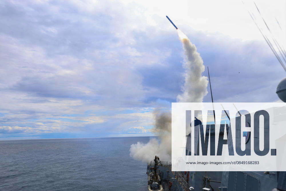 The U.S Navy Arleigh Burke-class guided-missile destroyer USS Thomas Hudner, launches a Tomahawk Land Attack Missile in support of Operation Epic Fury, from an undisclosed location. Operation Epic Fury is the name for the U.S. - Israeli joint attack on Iran. Undisclosed Location - ZUMAp138 20260301_zaa_p138_044