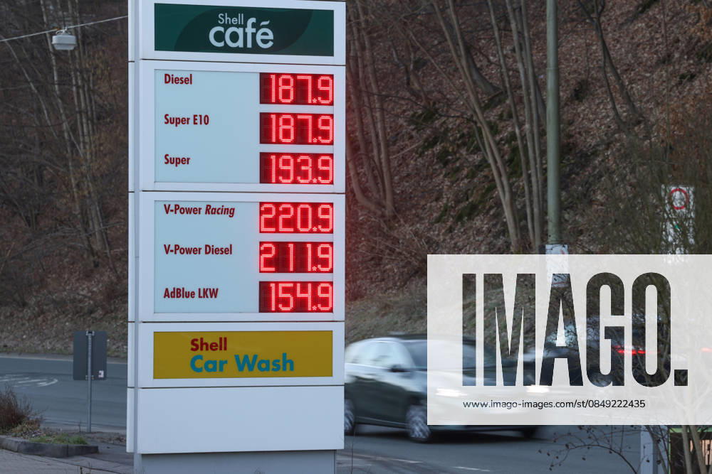 How high is the fuel price because of the war in Iran Shell petrol station in Siegen The current fuel prices in the morning The prices go up significantly Petrol station, fuel prices on 02 03 2026 in Siegen Germany