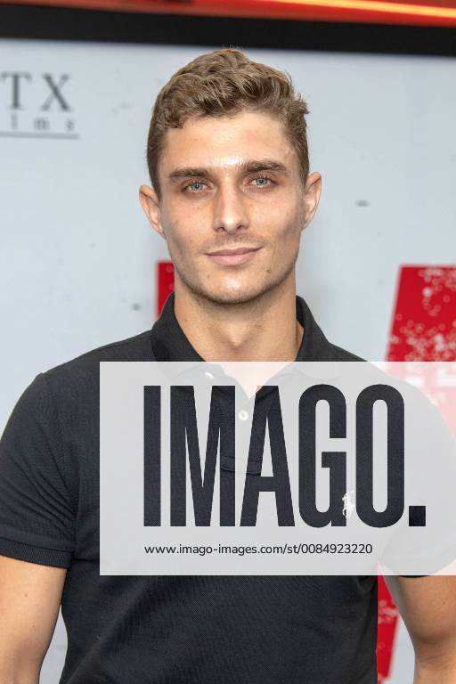 Alex Cubis the actor at the Mile 22 movie premiere on 9 08,2018 in Los Angeles Mile 22 movie premiere in Los Angeles 2018