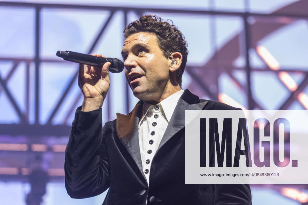 Music Concert - MIKA - Spinning Out Tour Mika performs the Spinning Out Tour on March 02, 2025 at Unipol Arena, Bologna, Italy. Casalecchio di Reno Unipol Arena Italy