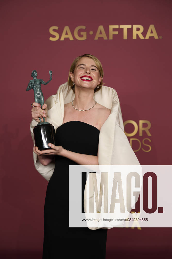 JESSIE BUCKLEY at the 32nd Annual Actor Awards Presented by SAG-AFTRA held at Shrine Auditorium and Expo Hall in Los Angeles, California. Los Angeles USA - ZUMAg279 20260303_zip_g279_225