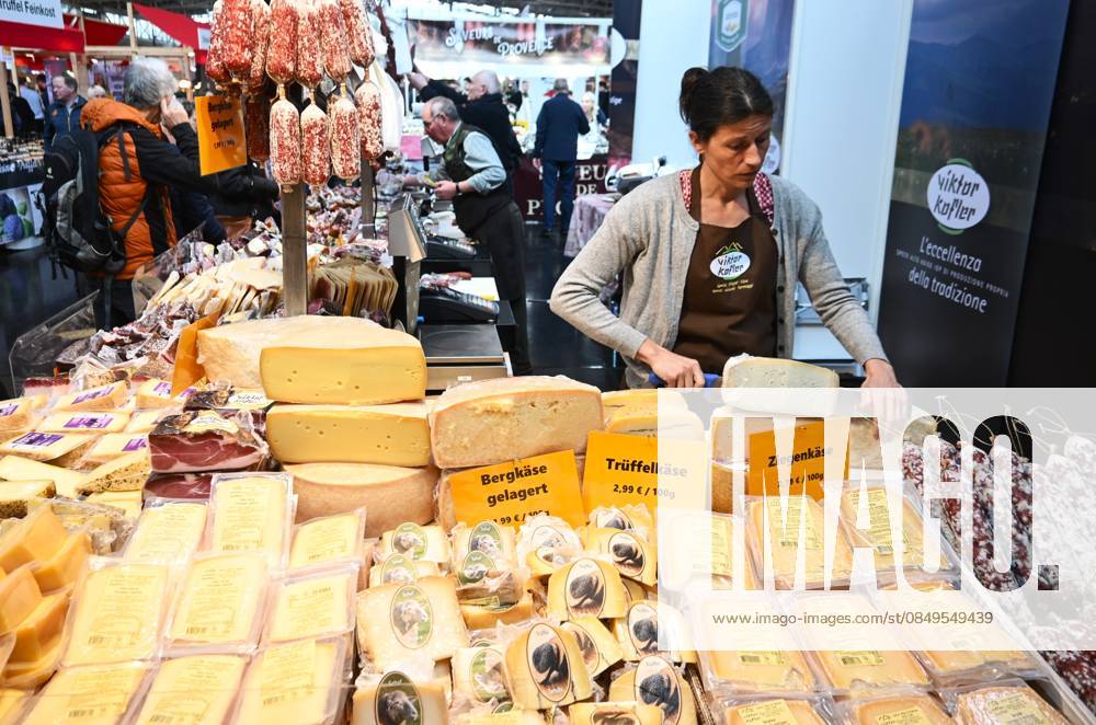 International Craft Fair at the Messe München exhibition center, as well as Craft and Design, Food and Life Photo In Hall B3 Food and Life there are also cheese and sausage products