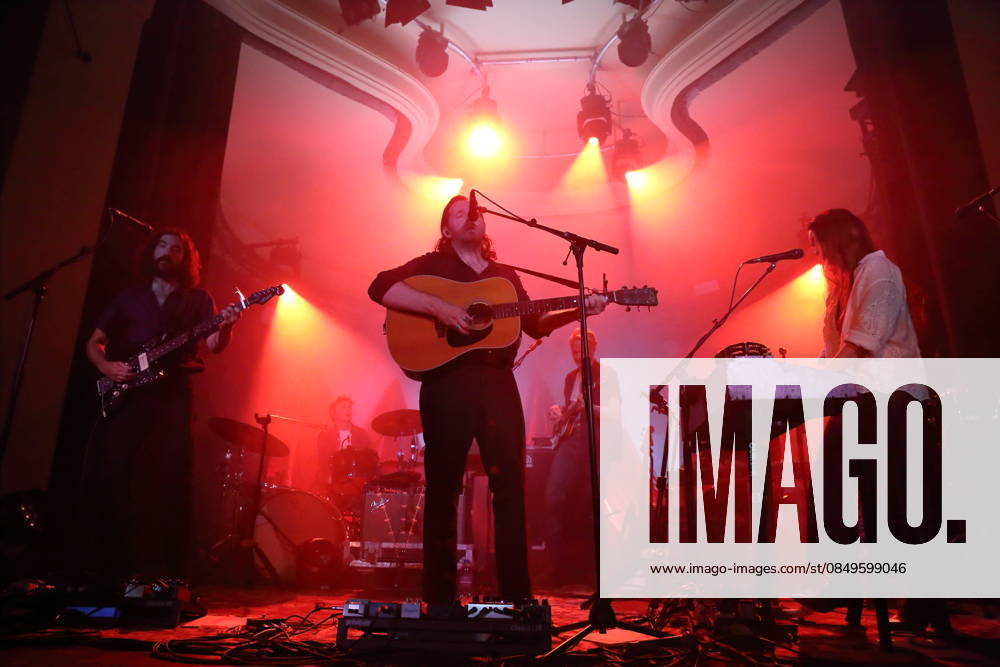 David Powys, Josh Bentley, Sam Bentley, Sam Rasmussen and Christina Lacy, from left, from the band The Paper Kites at a concert at Metropol in Berlin, March 4, 2026 The Paper Kites concert Berlin