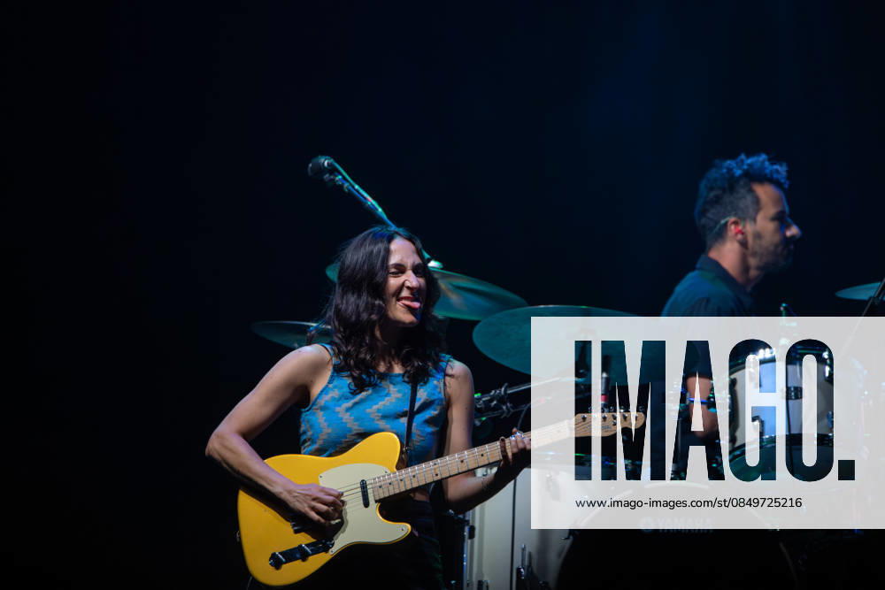 SaO PAULO, SP - 05.03.2026: CANTOR JASON MRAZ FAZ SHOW EM SP - American singer and songwriter Jason Mraz performs at Espaco Unimed, in Sao Paulo, this Thursday (05), with the tour Return to South America Tour, his first in South America in a decade. The show brought together around 3,700 people and featured hits such as Im Yours, Lucky and I Wont Give Up. On stage, Mraz was accompanied by Mona Tavakoli, Becky Gebhardt, Chaska Potter, Mai Bloomfield, Camellia Akhami Gadret and Toca Rivera. x2899349x EmersonxSantos