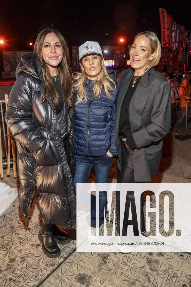 Abb Simone Thomalla, Anja Lanaeus and Janine Kunze as guests on the beach at the 10th anniversary of Baltic Lights 2026 celebrity charity sled dog race in aid of Welthungerhilfe on the Baltic Sea between the Ahlbeck and Heringsdorf sea bridges, Friday 06 03 2026 in Heringsdorf MV Germany