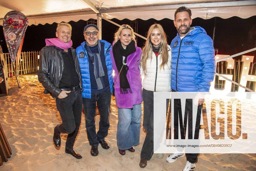 Abb Roman Knizka, Wolfgang Stumph, Franziska Hippe, Nina Ensmann and Matthias Killing as guests on the beach at 10 years of Baltic Lights 2026 celebrity charity sled dog race in aid of Welthungerhilfe on the Baltic Sea between the Ahlbeck sea bridge and the Heringsdorf sea bridge , Friday 06 03 2026 in Heringsdorf MV Germany