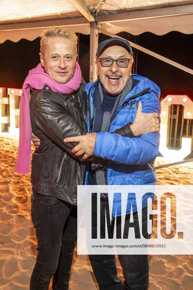 Abb Roman Knizka and Wolfgang Stumph as guests on the beach at the 10th anniversary of Baltic Lights 2026 celebrity charity sled dog race in aid of Welthungerhilfe on the Baltic Sea between the Ahlbeck sea bridge and the Heringsdorf sea bridge, Friday 06 03 2026 in Heringsdorf MV Germany