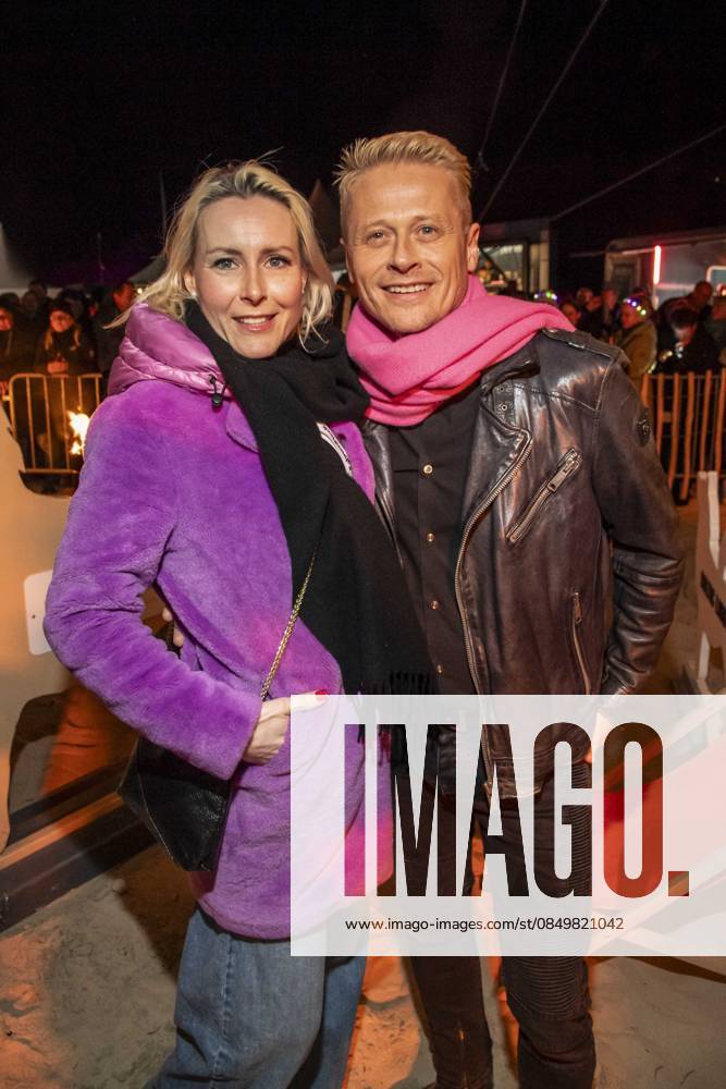 Abb Franziska Hippe and Roman Knizka as guests on the beach at the 10th anniversary of Baltic Lights 2026 celebrity charity sled dog race in aid of Welthungerhilfe on the Baltic Sea between the Ahlbeck sea bridge and the Heringsdorf sea bridge, Friday 06 03 2026 in Heringsdorf MV Germany