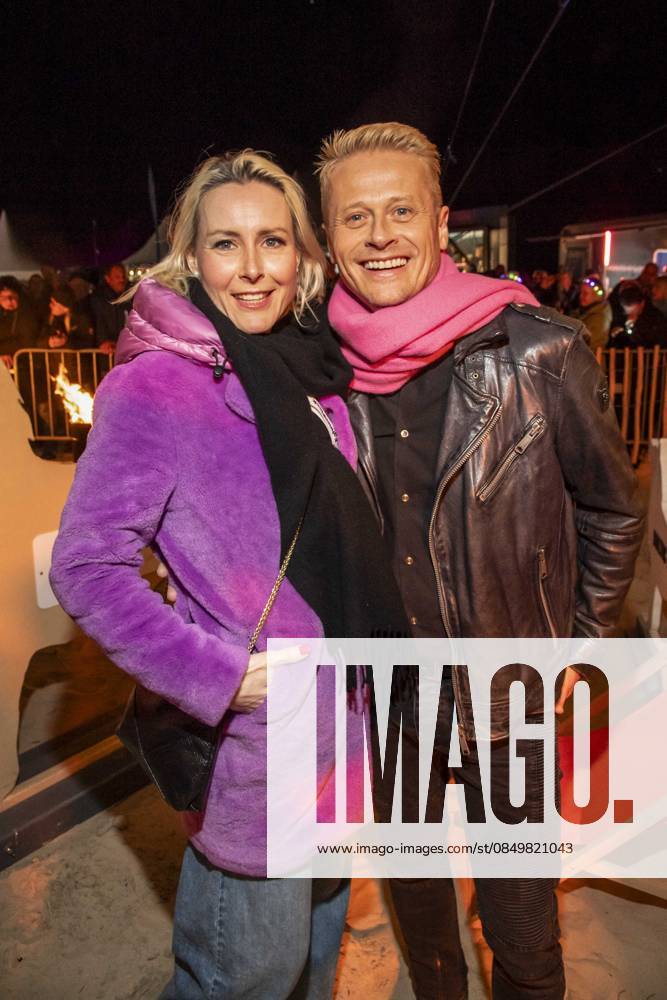 Abb Franziska Hippe and Roman Knizka as guests on the beach at the 10th anniversary of Baltic Lights 2026 celebrity charity sled dog race in aid of Welthungerhilfe on the Baltic Sea between the Ahlbeck sea bridge and the Heringsdorf sea bridge, Friday 06 03 2026 in Heringsdorf MV Germany