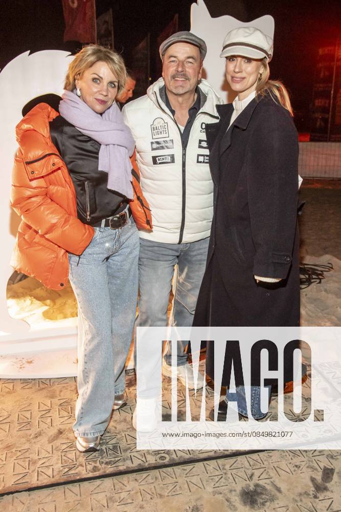 Abb Gisa Zach, Till Demtroeder and Lara Dandelion Seibert as guests on the beach at the 10th anniversary of Baltic Lights 2026 celebrity charity sled dog race in aid of Welthungerhilfe on the Baltic Sea between the Ahlbeck and Heringsdorf sea bridges, Friday 06 03 2026 in Heringsdorf MV Germany