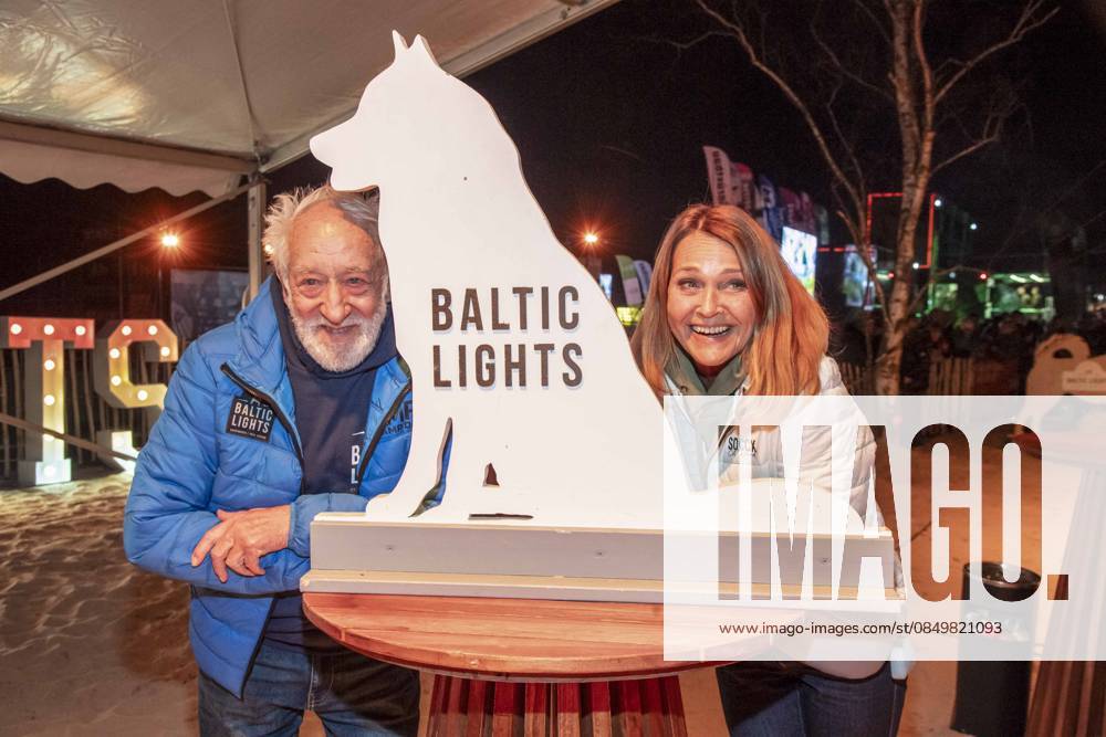 Abb Dieter Hallervorden and Mrs. Christiane Zander as guests on the beach at 10 years Baltic Lights 2026 celebrity charity sled dog race in favor of Welthungerhilfe at the Baltic Sea between the sea bridge Ahlbeck and the sea bridge Heringsdorf , Friday 06 03 2026 in Heringsdorf MV Germany