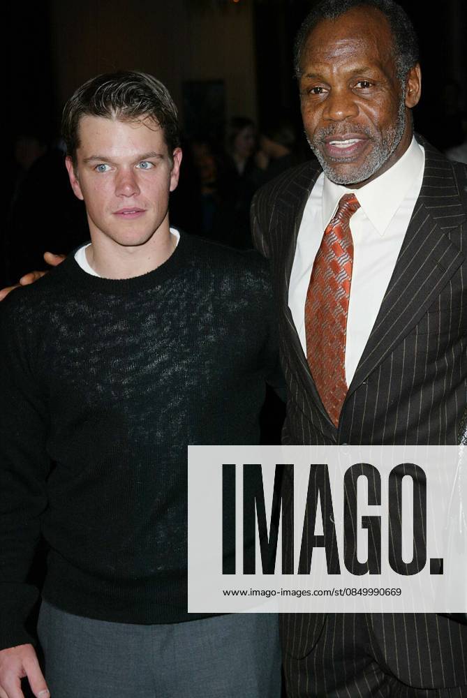 MY KHMER HEART PREMIERE Jan. 24, 2002 - MY KHMER HEART PREMIERE.TO BENEFIT CAMBODIAN SUNRISE CHILDREN S ORPHANAGE.AT THE DIRECTORS GULID IN LOS ANGELES CA..MATT DAMON AND DANNY GLOVER (both hosted the event). FITZROY BARRETT 1-24-2002 K23900FB (D)