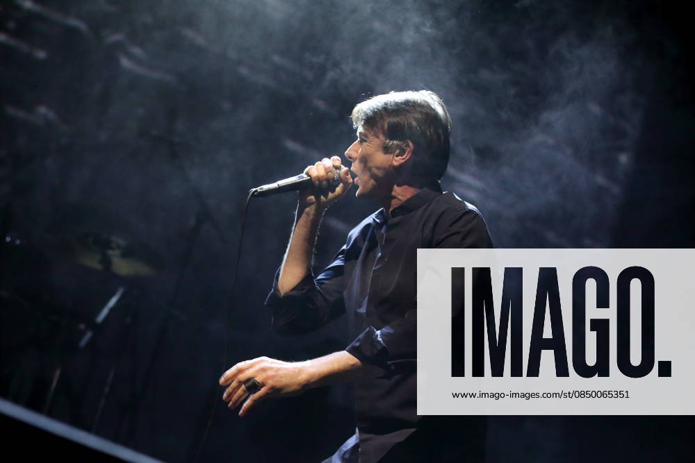 Brett Anderson from the band Suede at a concert at the Uber Eats Music Hall in Berlin, March 9, 2026 Suede concert Berlin