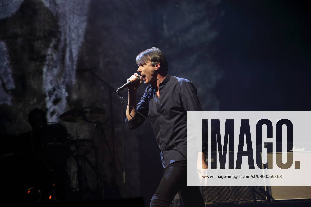 Brett Anderson from the band Suede at a concert at the Uber Eats Music Hall in Berlin, March 9, 2026 Suede concert Berlin