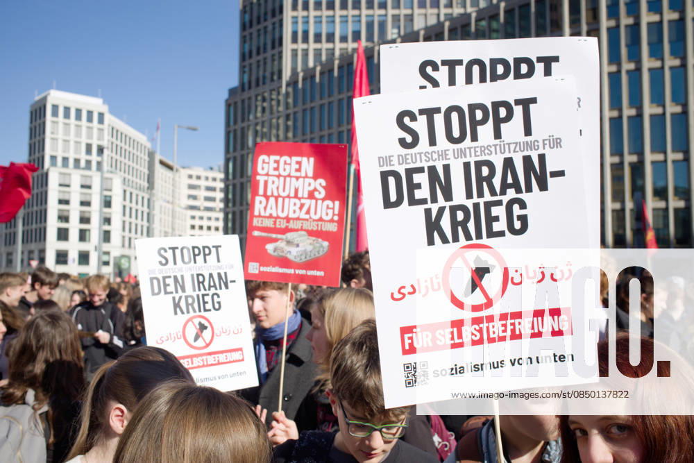 Berlin, Germany, DEU School strike against compulsory military service 05 03 2026, Berlin, Germany, DEU School strike against compulsory military