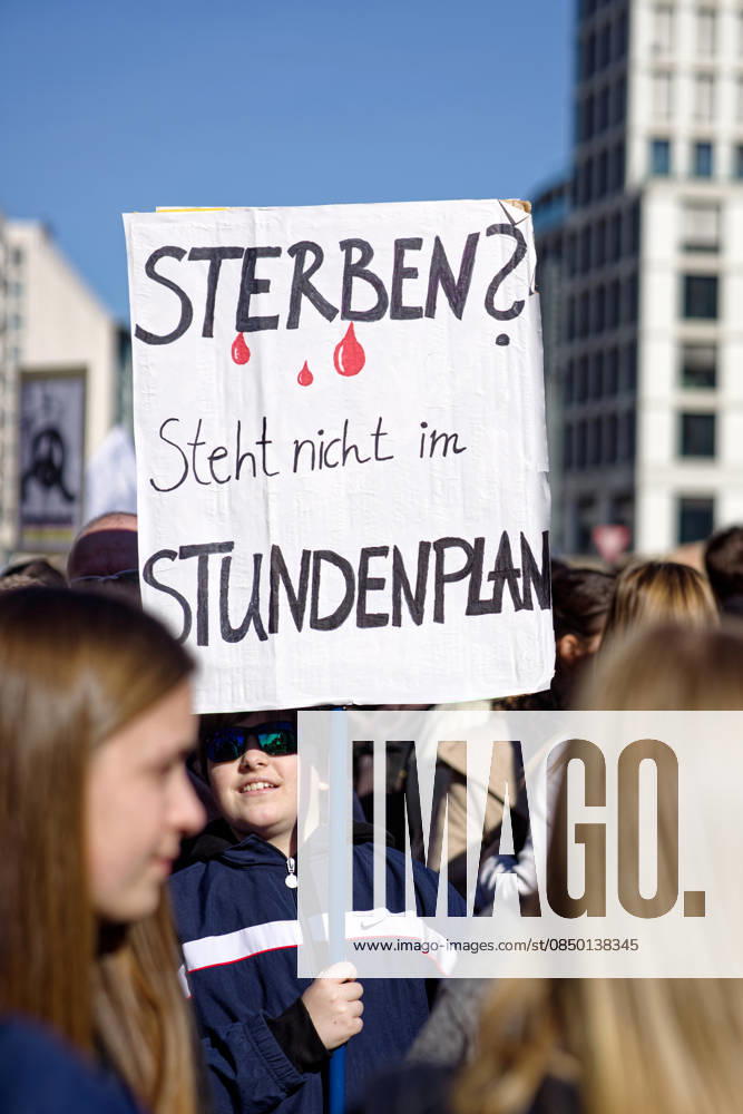 Berlin, Germany, DEU School strike against compulsory military service 05 03 2026, Berlin, Germany, DEU School strike against compul