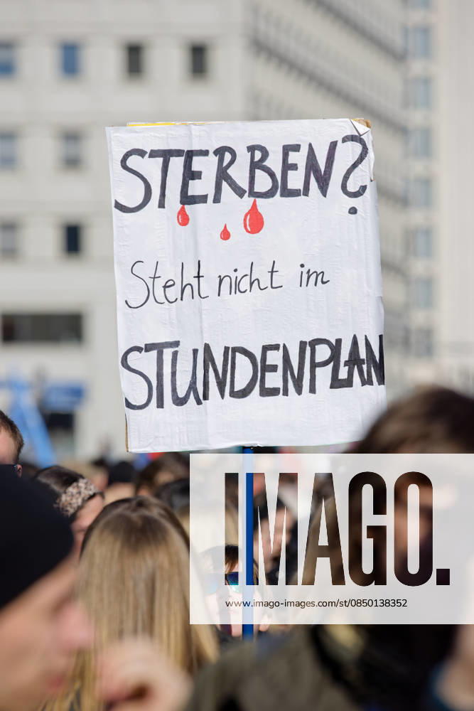 Berlin, Germany, DEU School strike against compulsory military service 05 03 2026, Berlin, Germany, DEU School strike against compul