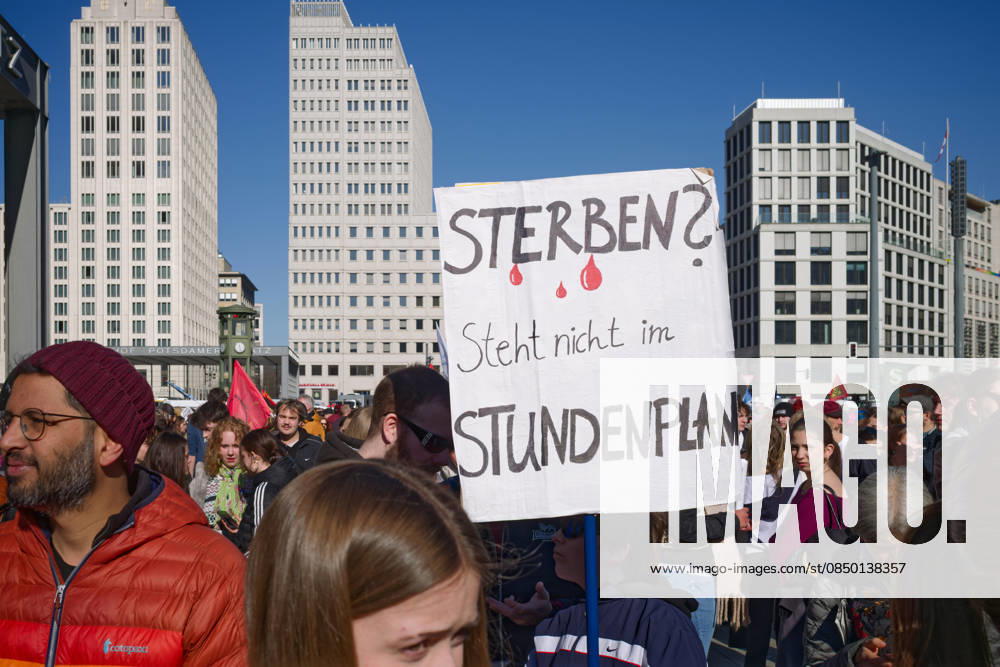 Berlin, Germany, DEU School strike against compulsory military service 05 03 2026, Berlin, Germany, DEU School strike against compul