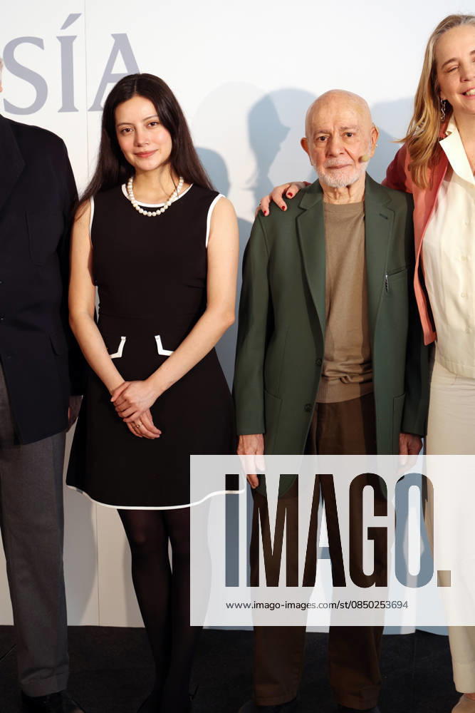 Hugo Mujica and Leonor Pataki collect the XXXVIII Loewe Poetry Prize Leonor Pataki and Hugo Mujica during the presentation of the XXXVIII Loewe Poetry Prize, on March 11, 2026, in Madrid Spain POETRY PRIZES LOEWE PRIZE Ángel Díaz Brin Madrid Madrid Madrid Spain