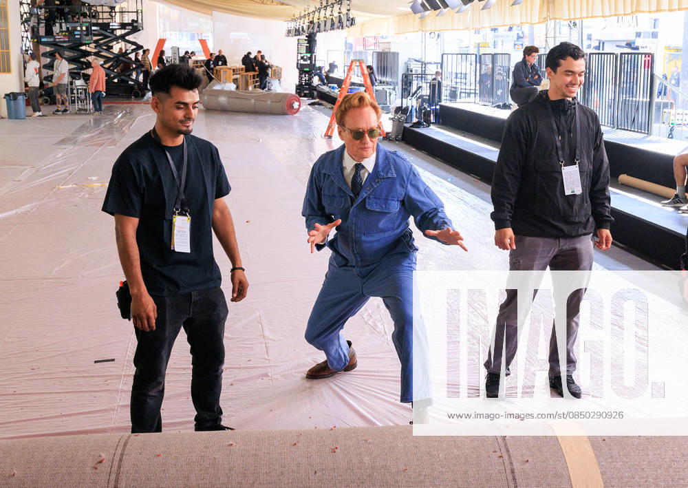 98th Oscars host Conan OÃ¢â‚¬â ¢Brien and assistants get ready to roll out the Red Carpet on Wednesday March 11, 2026 at the Dolby Theater in Hollywood, California for the upcoming Academy Awards. JAVIER ROJAS PI Hollywood USA - ZUMAp124 20260311_zaa_p124_028
