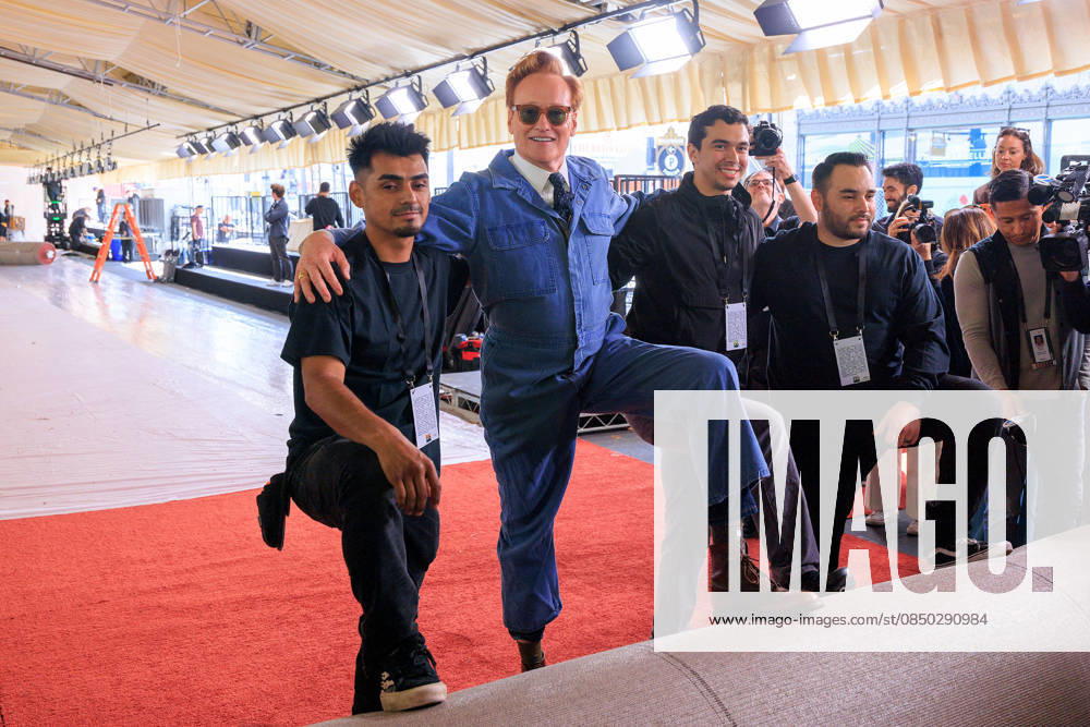 98th Oscars host Conan Oâ€⠢Brien gets poses after rolling out the Red Carpet on Wednesday March 11, 2026 at the Dolby Theater in Hollywood, California for the upcoming Academy Awards. JAVIER ROJAS PI Hollywood USA - ZUMAp124 20260311_zaa_p124_032