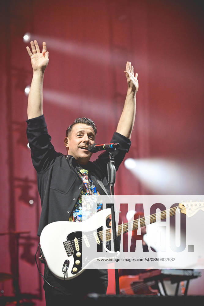 Italian singer Francesco Gabbani performs live at the PalaPartenope during his Tour 2026. Napoli Italy - ZUMAs197 20260311_aaa_s197_277